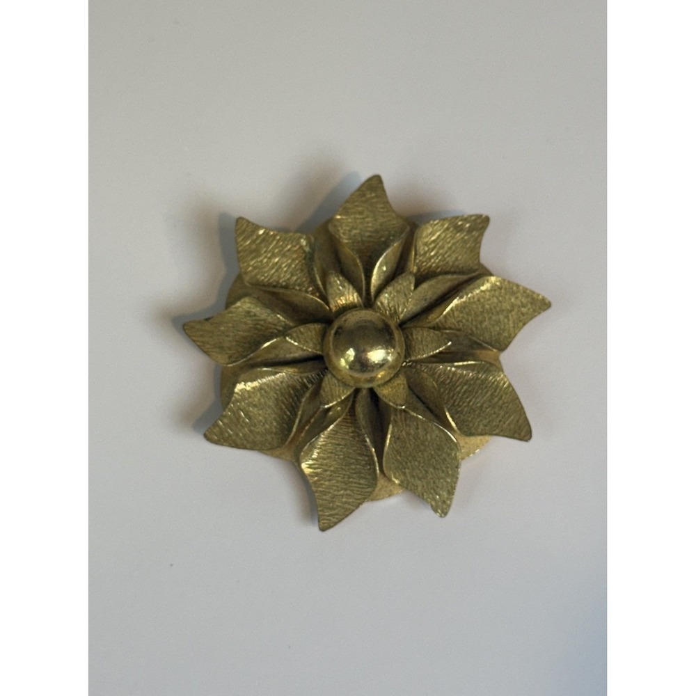 Lieba Scarf Clip  Pin Floral Poinsettia Goldtone Signed USA Statement Retro Boho